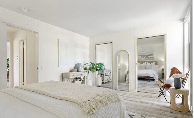 Building Photo - This 1-bedroom, 1-bathroom gem offers the perfect blend of contemporary style, convenience, and t...