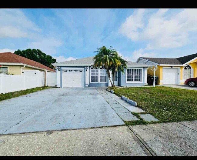 7352 Hollow Ridge Cir 7352 Hollow Ridge Cir Orlando FL 32822