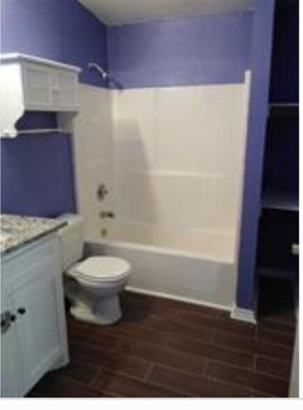 Building Photo - 9713 Sycamore Dr