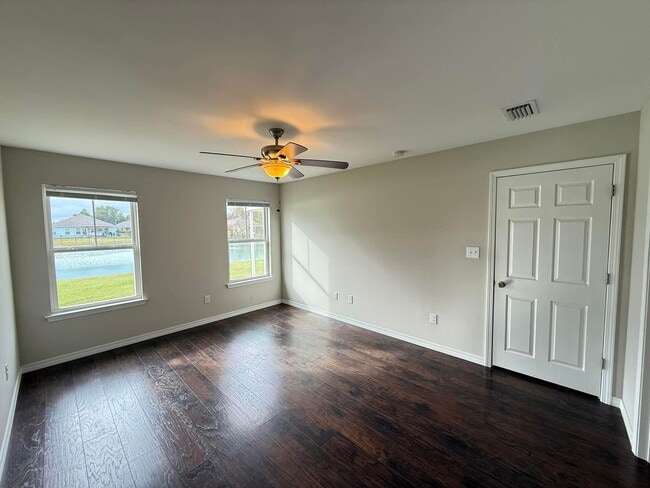 Building Photo - Three Bedroom Two Bath - Foley