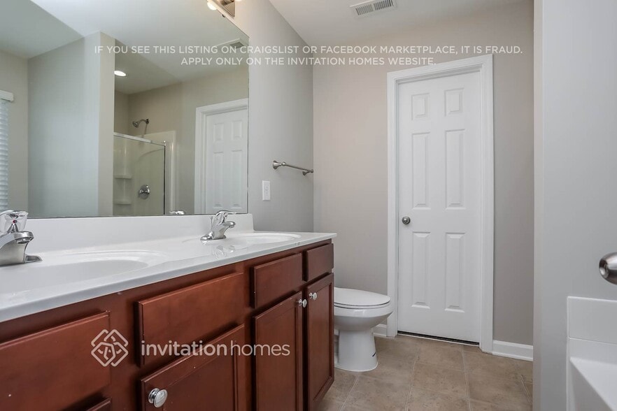 Building Photo - 3826 Althorp Drive