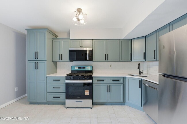 Building Photo - 105 Creek Rd