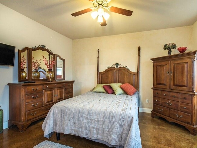 Building Photo - 1553 Twin Cove