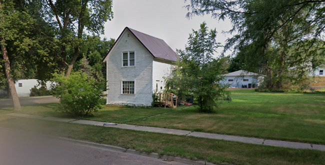 Primary Photo - 828 W 2nd-2 Bedroom House