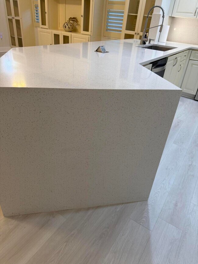 Building Photo - 1343 Lake Breeze Dr