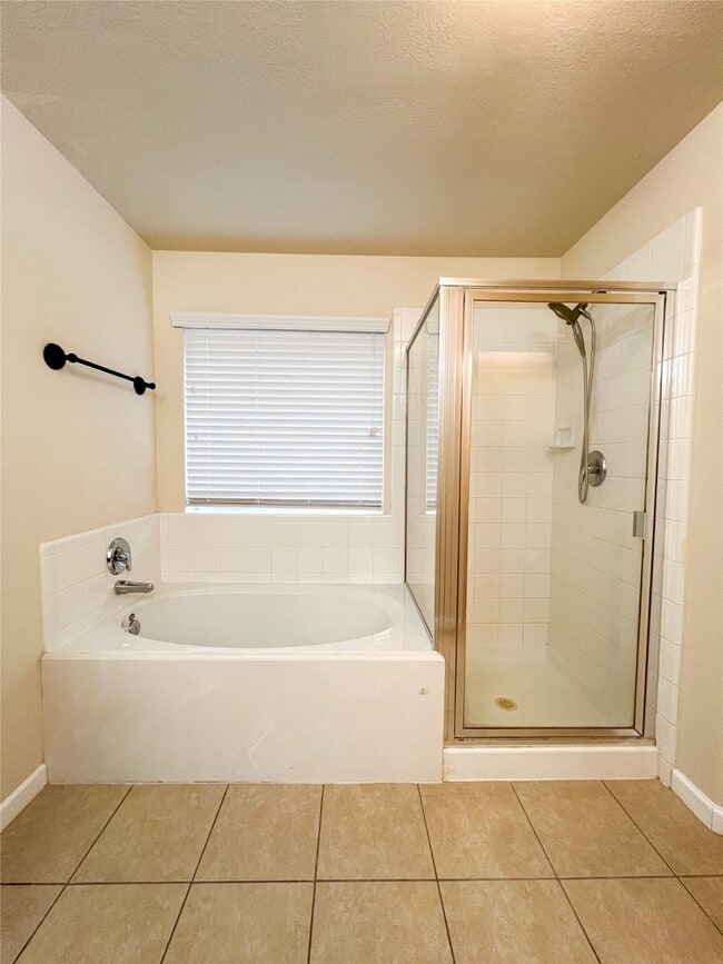Building Photo - 5018 Juniper Walk Ln