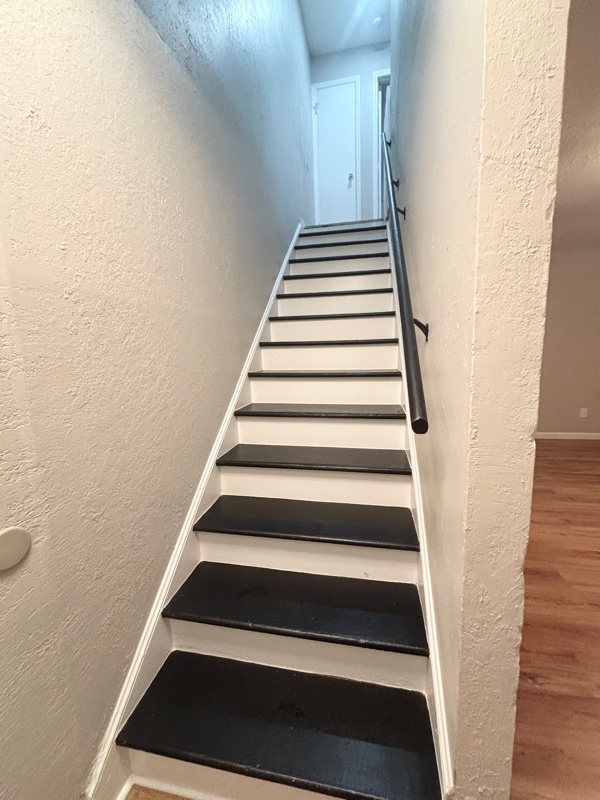 Building Photo - 626 Middle St