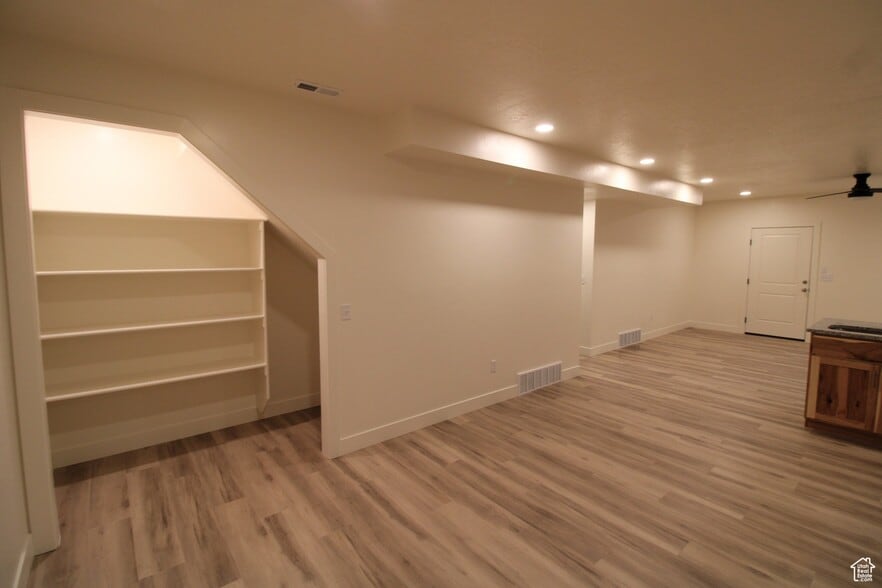 Building Photo - 1519 N 200 E