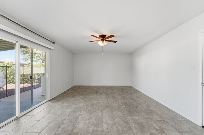 Building Photo - Beautifully remodeled home in a fantastic ...