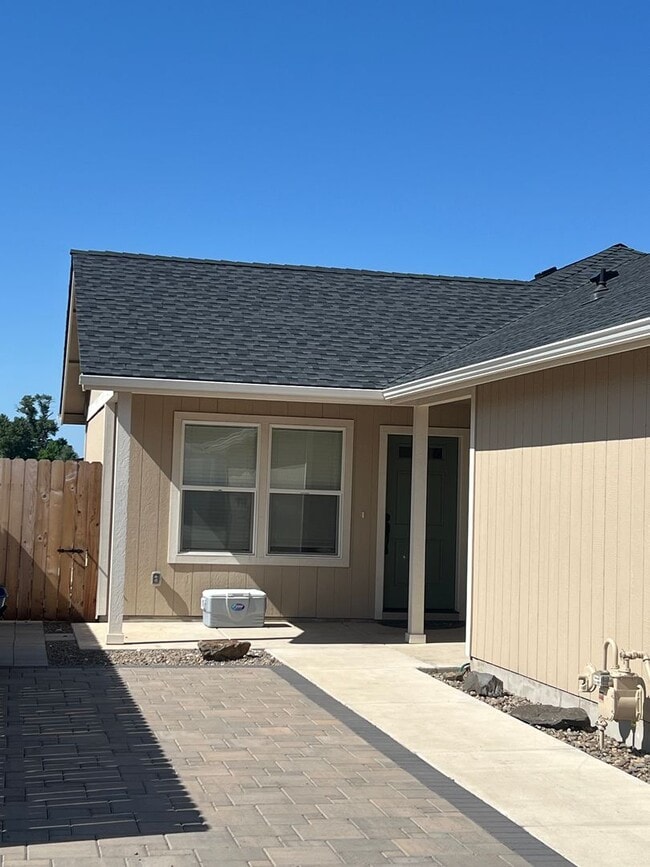Building Photo - Newer Two bedroom/Two bath Duplex | Available NOW