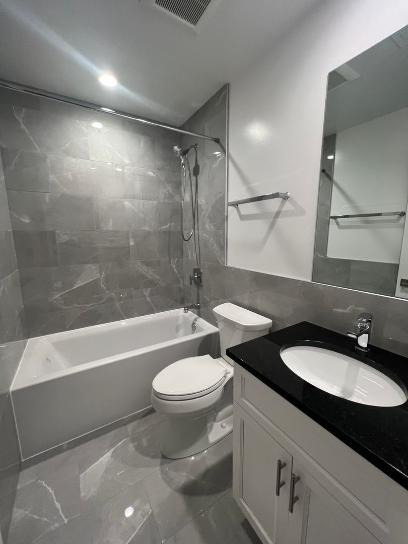 Building Photo - 4636 N Malden St