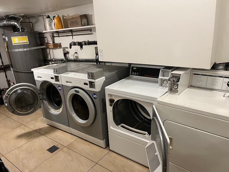 Building Photo - 1418 Rhode Island St