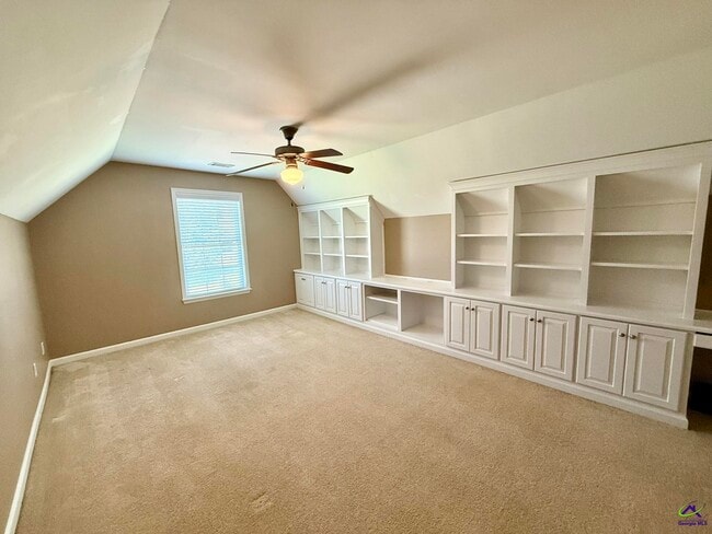 Building Photo - 227 Hearthwood Dr