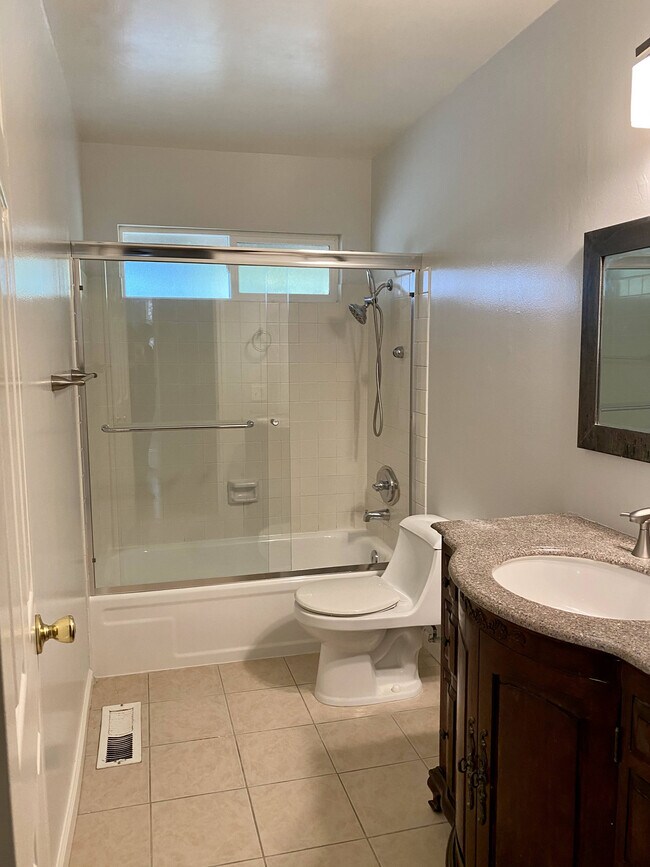 Building Photo - 4971 Ponderosa Ter