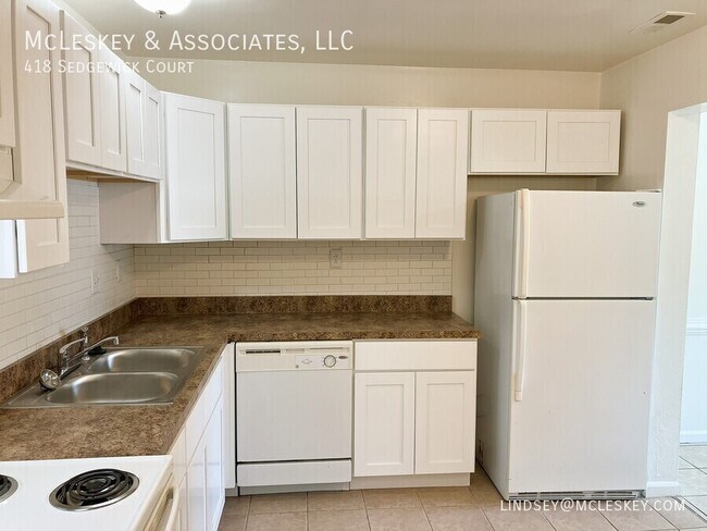 Building Photo - 418 Sedgewick Ct