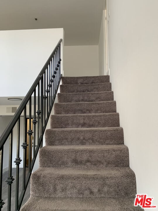 Building Photo - 420 S Harvard Blvd