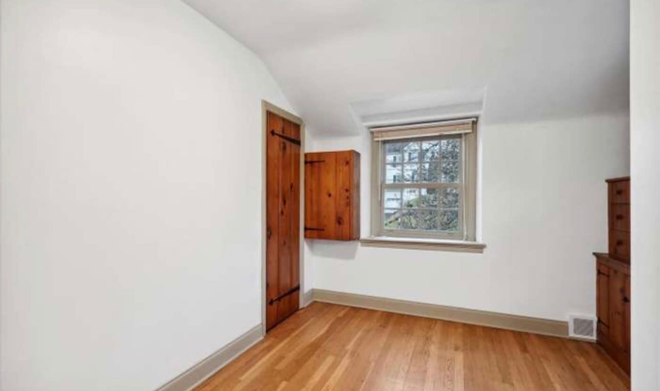 Building Photo - 4240 Fairview Ave