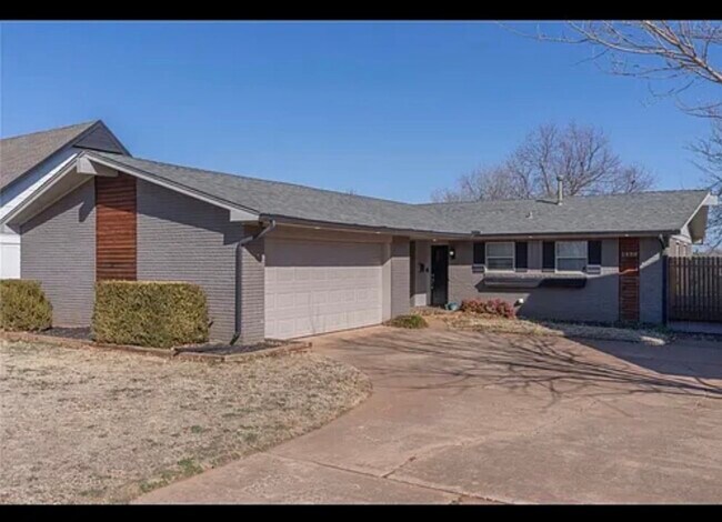 Building Photo - 1808 Michael Dr