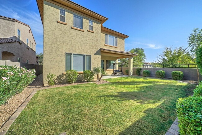 Building Photo - 4529 E Vista Bonita Dr