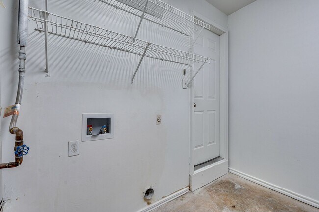 Building Photo - Natures Best Two Bedroom - 360 at 2222 - C...