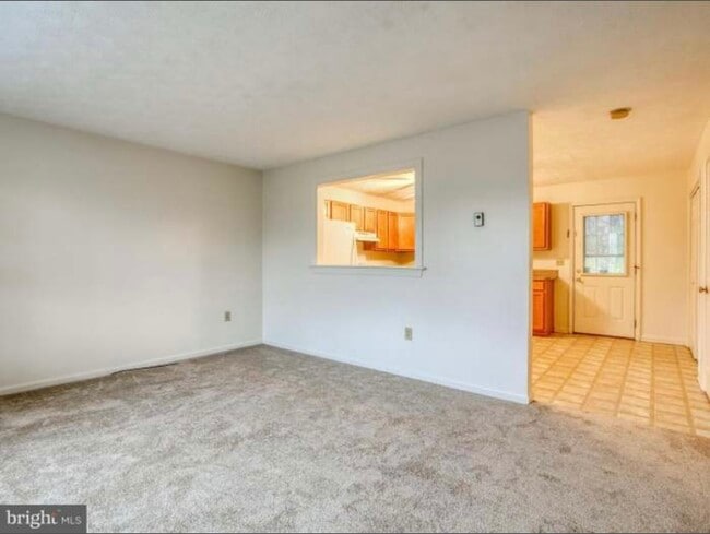 Building Photo - 211 Little River Dr