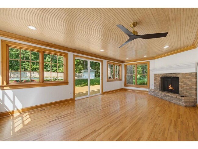 Building Photo - 2615 Shadywood Rd