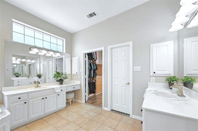 Building Photo - 8105 Hazeltine Dr
