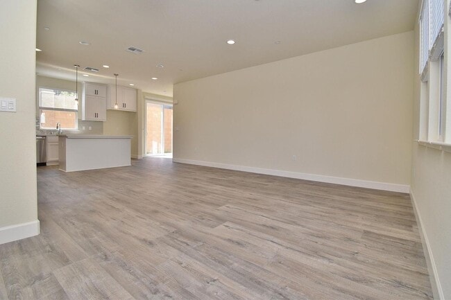 Building Photo - Beautiful 3-bedroom home in Fremont – Built in 2022!