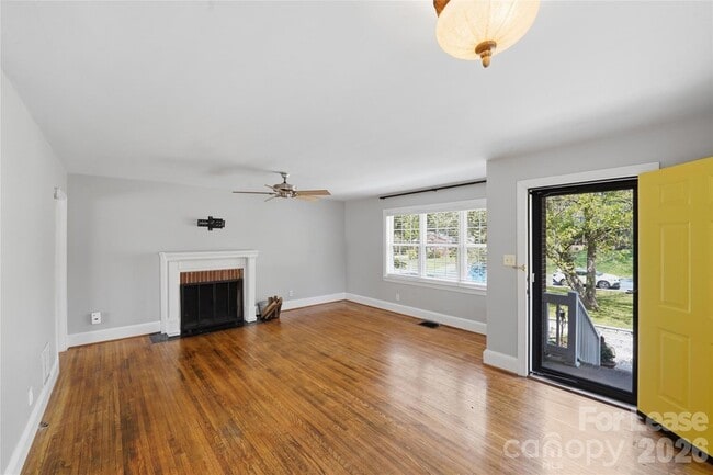 Building Photo - 2214 Arnold Dr