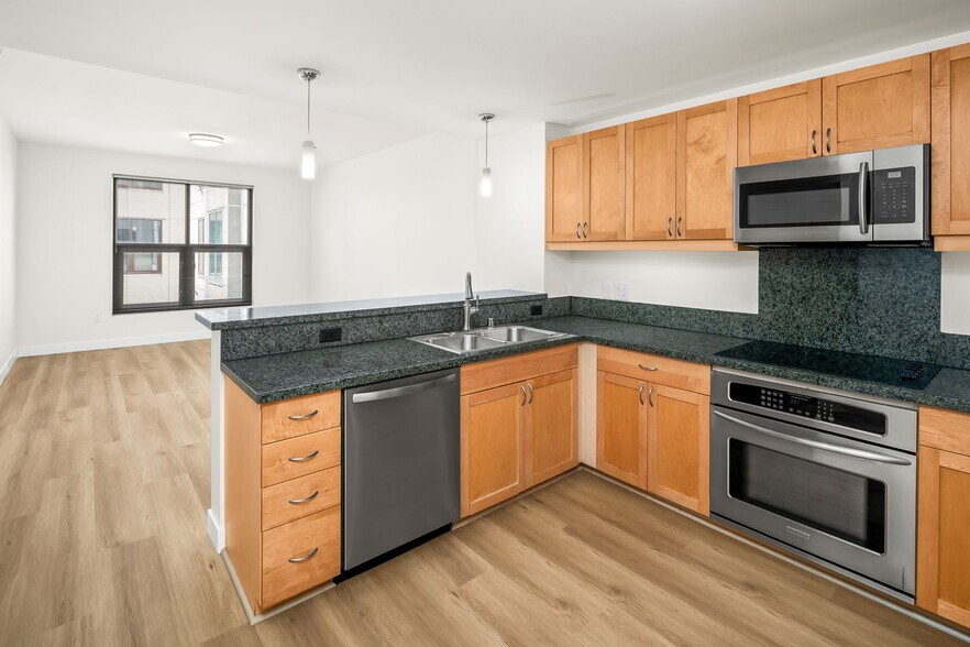 Building Photo - 1150 J St