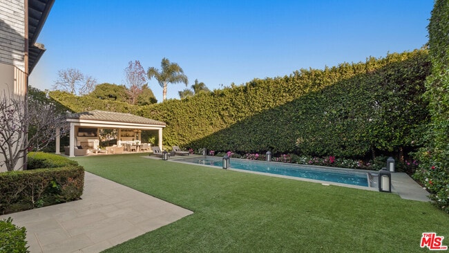 Building Photo - 1064 Amalfi Dr