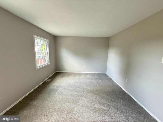 Building Photo - 2870 Beechtree Ln