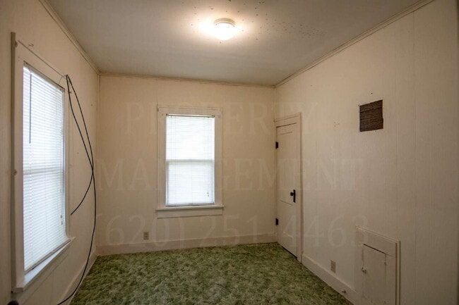 Building Photo - Weekly Rental all bills paid $200 per person