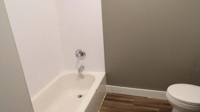 Building Photo - 115 Ryan Dr