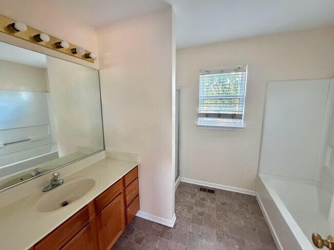 Building Photo - 1701 Courtwright Dr