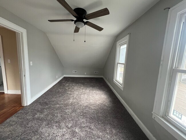 Building Photo - 1414 W Main St