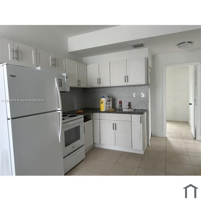 Building Photo - 1136 NW 55th St