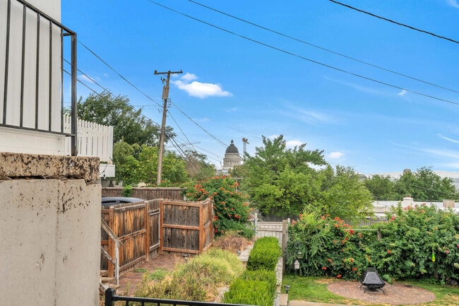 Building Photo - 665 Columbus St E