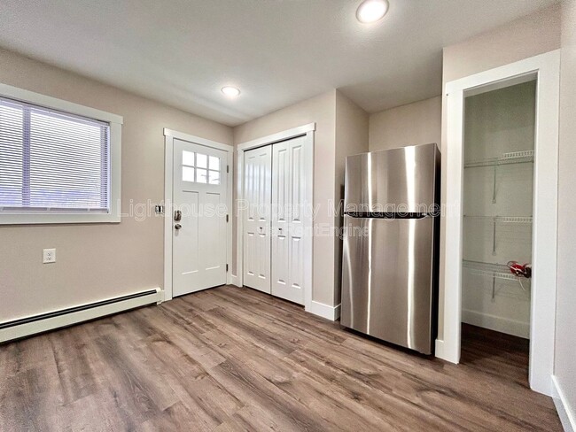 Building Photo - 2876 Taft Ave SW