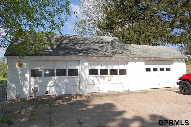 Building Photo - 5614 S 46th St