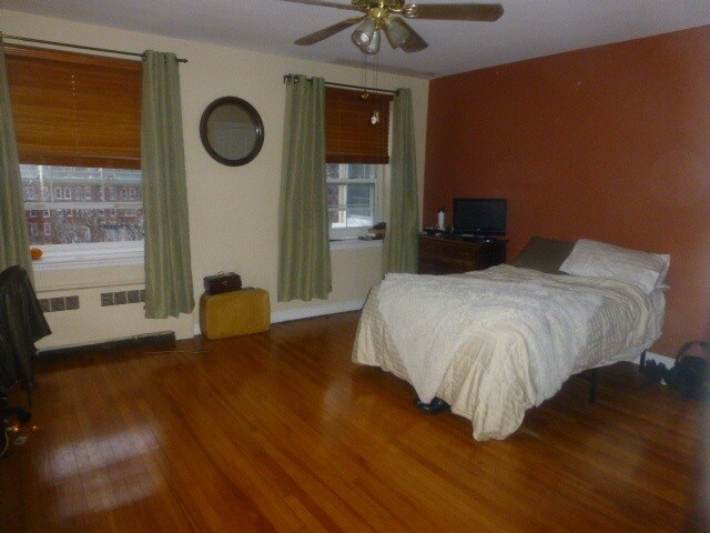 Building Photo - 1529 Beacon St