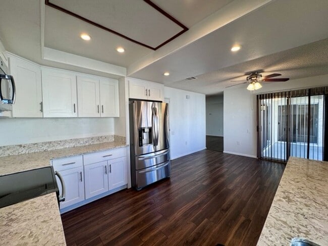 Building Photo - COMING SOON 55+ Community 2 bedroom 2 bathroom Home for Lease in Sun City