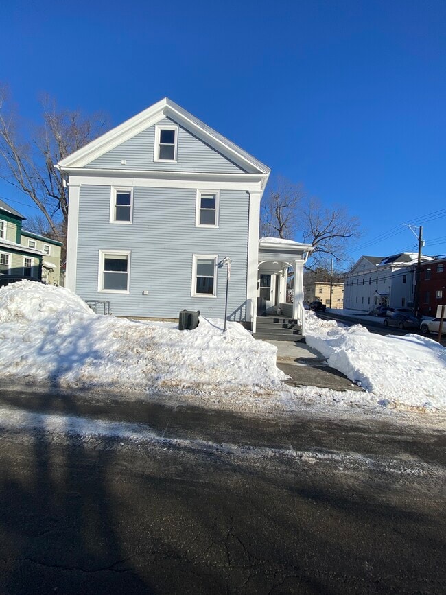 Building Photo - 15 Weston St