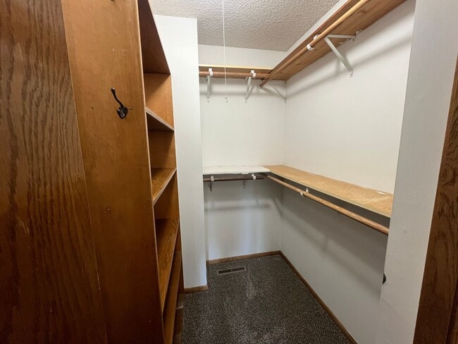Building Photo - Don't pass up this corner lot unit with 3 ...