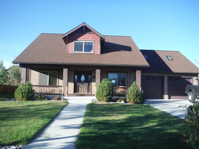 Primary Photo - Gorgeous 3 Bedroom Home in Elk Grove Commu...