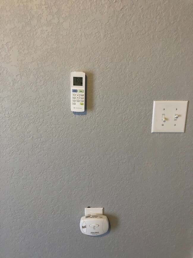 Building Photo - 2703 Rudy Rd W