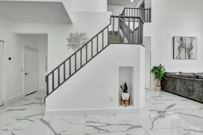 Building Photo - 10872 Tamoron Ln