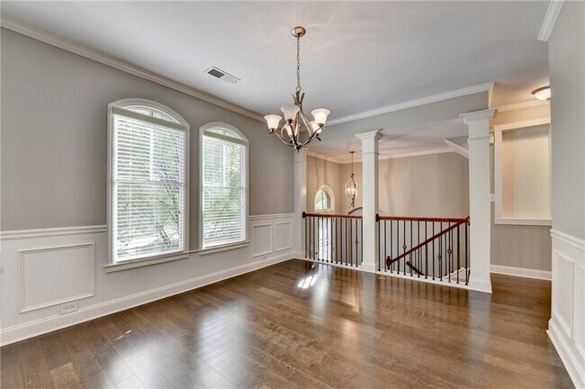 Building Photo - 812 Red Hart Ln
