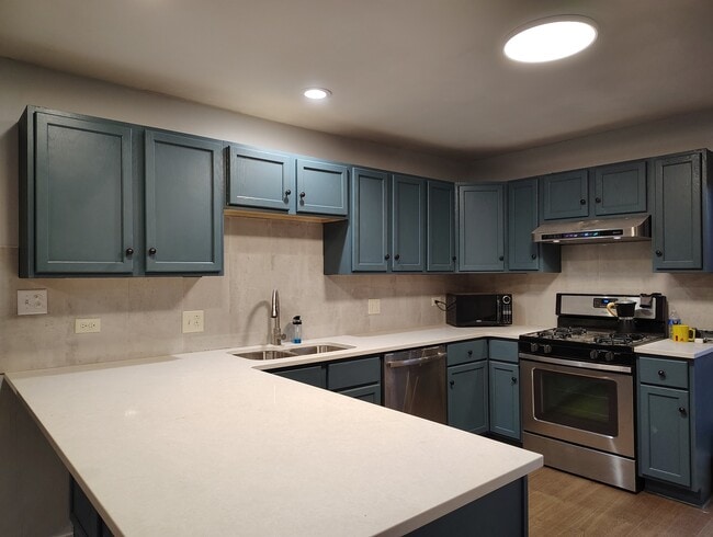 Building Photo - 434 Kenyon Ave