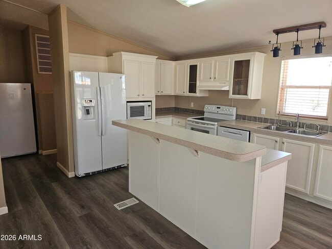 Building Photo - 56073 W Palillo Dr